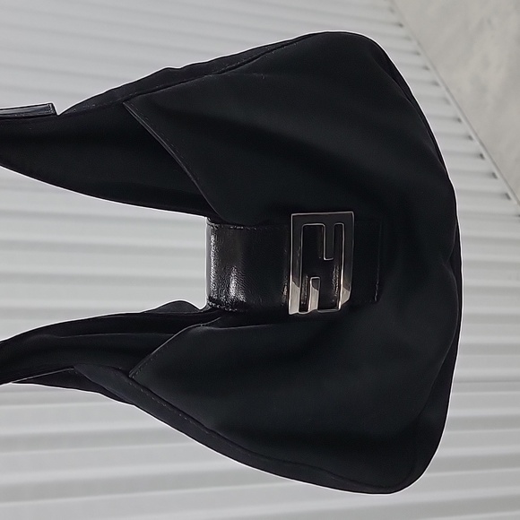 Sold! FENDI Baguette jersey fabric is sticky - Picture 6 of 16